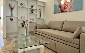 Center Suites